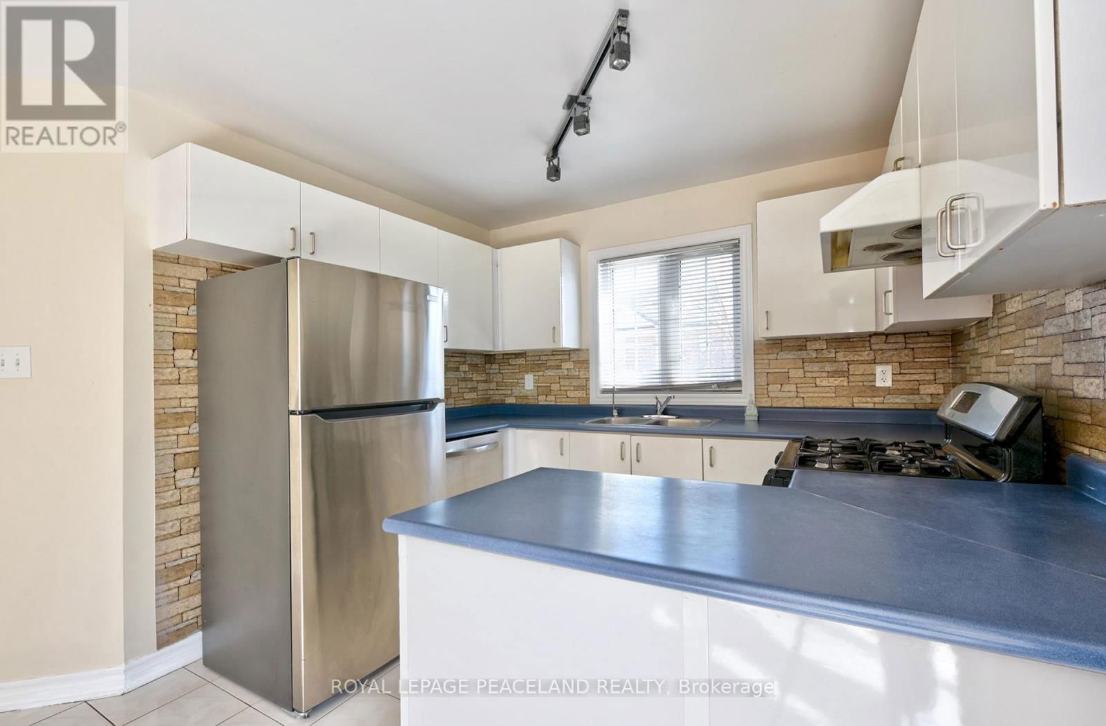 32 COUNSELLOR TERRACE Image 18