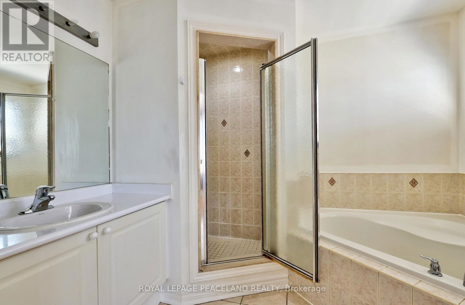 32 COUNSELLOR TERRACE Image 25