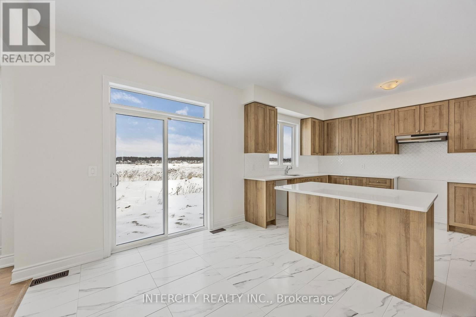 LOT 35 LEGACY CIRCLE Image 17