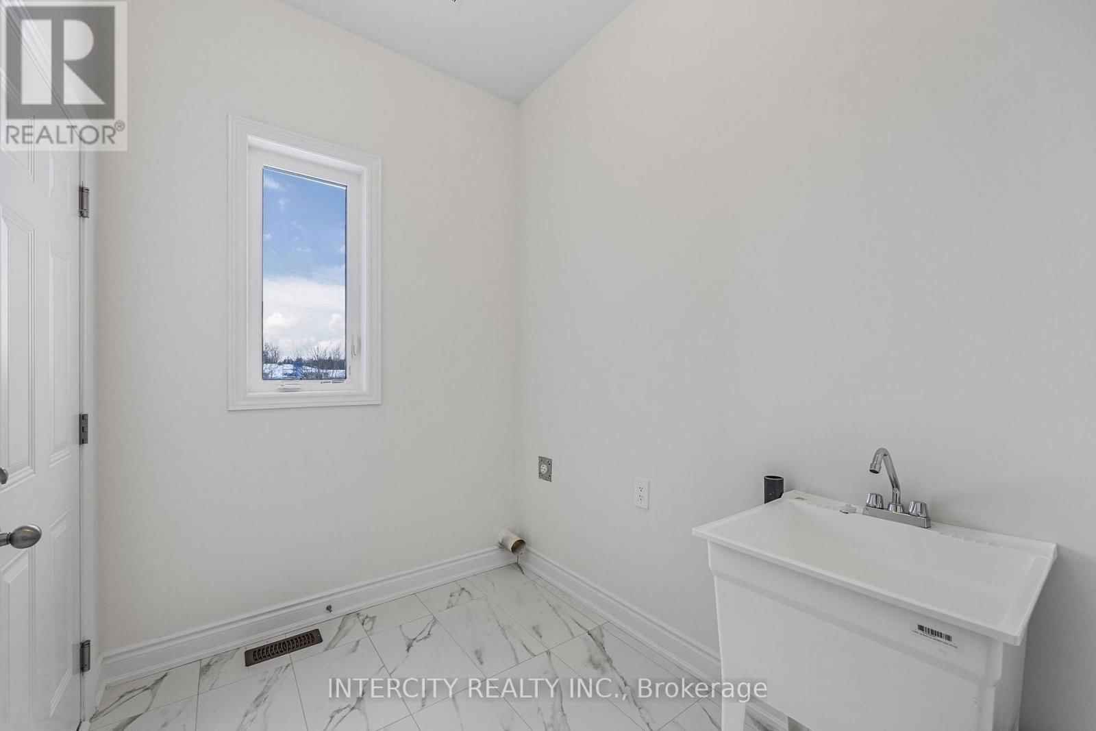 LOT 35 LEGACY CIRCLE Image 24