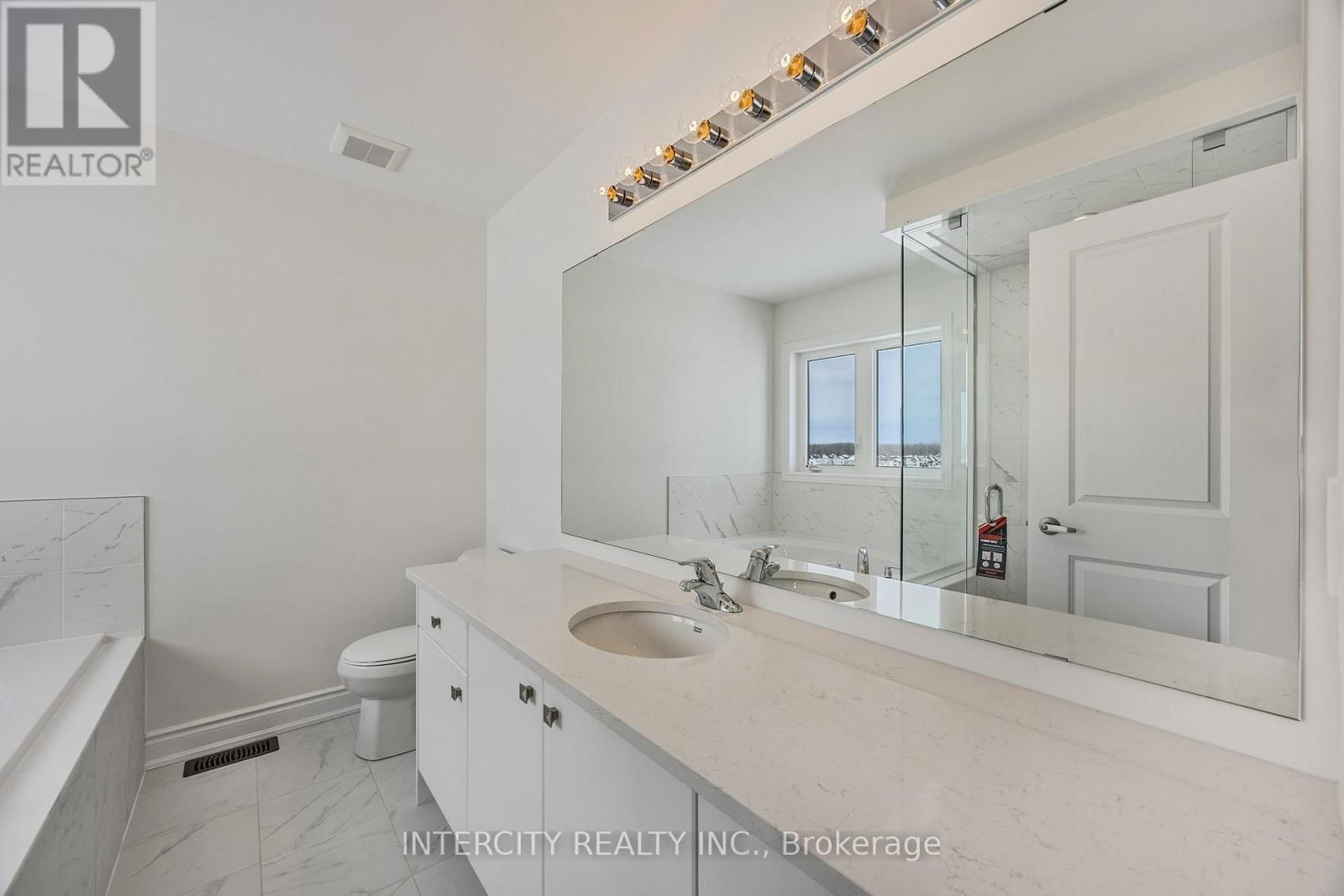 LOT 35 LEGACY CIRCLE Image 27