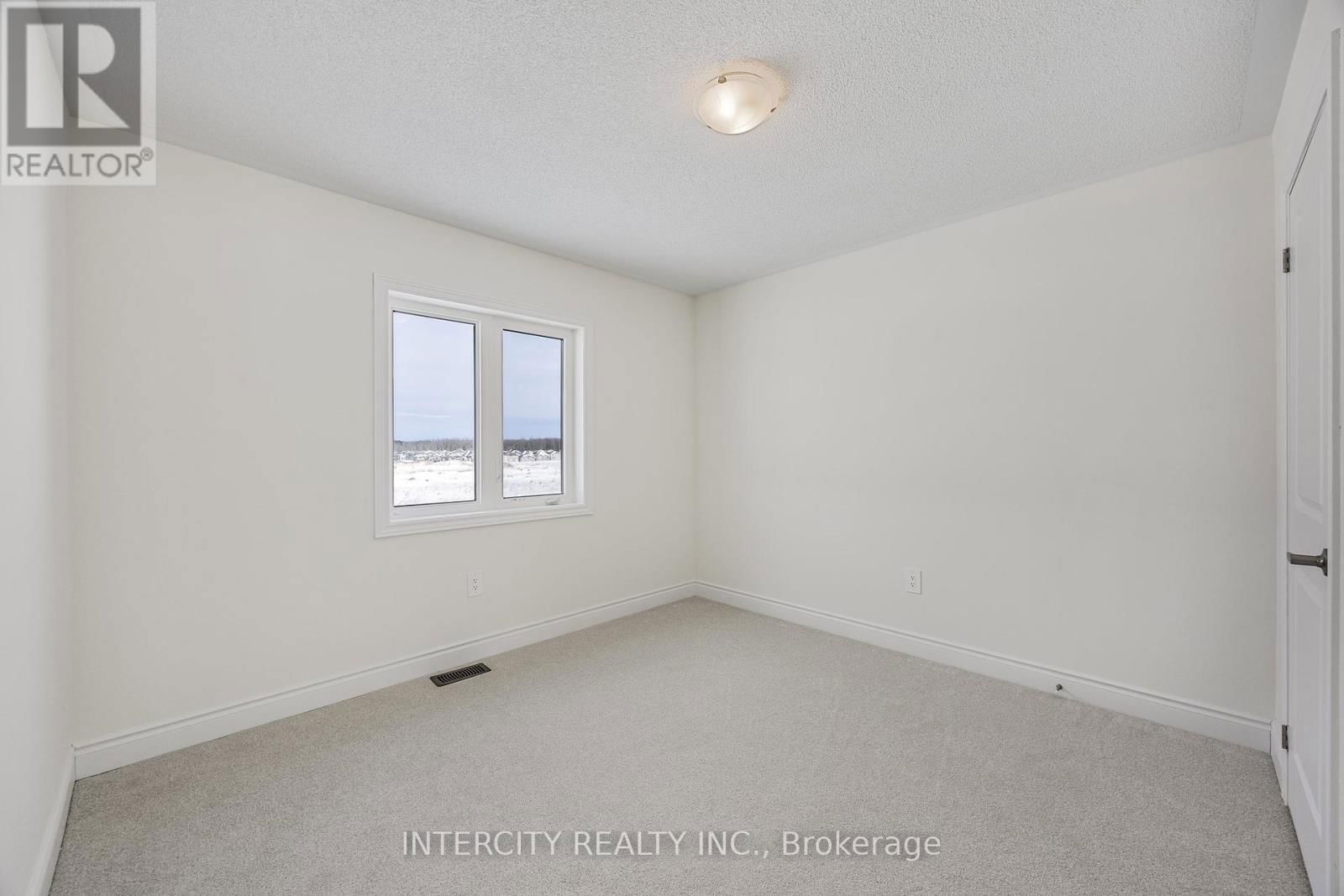 LOT 35 LEGACY CIRCLE Image 32