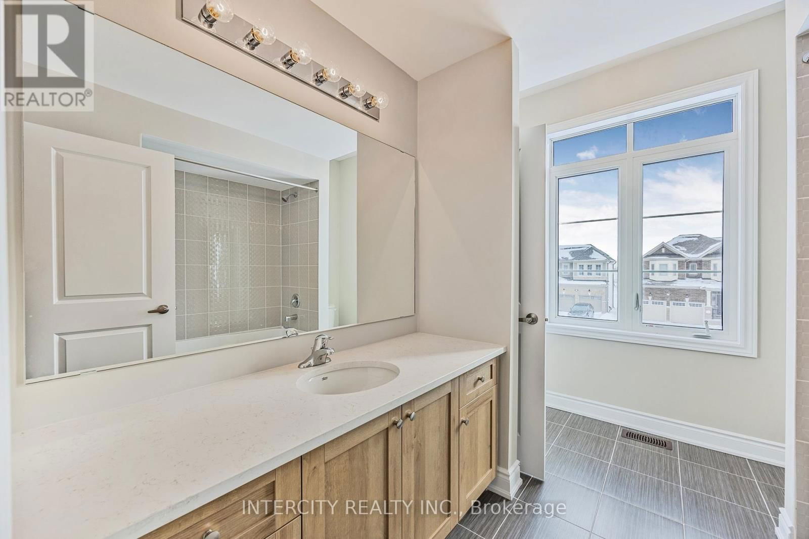 LOT 180 SEASON CRESCENT Image 35
