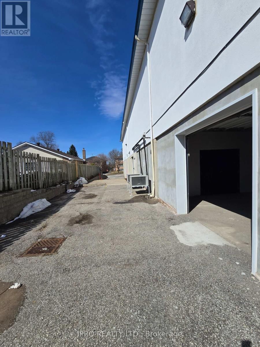 B1 - 128 PENETANG STREET Image 13