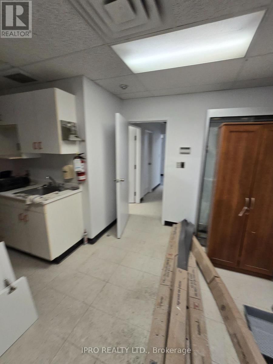 B1 - 128 PENETANG STREET Image 15