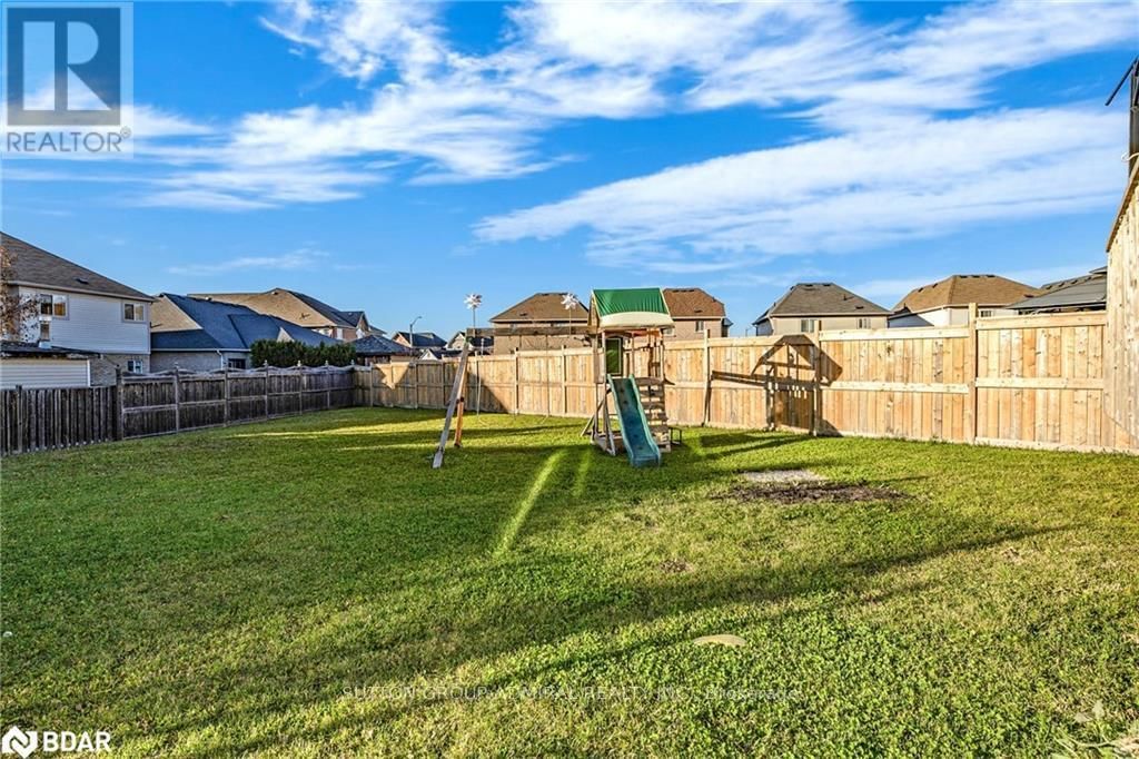 28 LANCASTER COURT Image 12