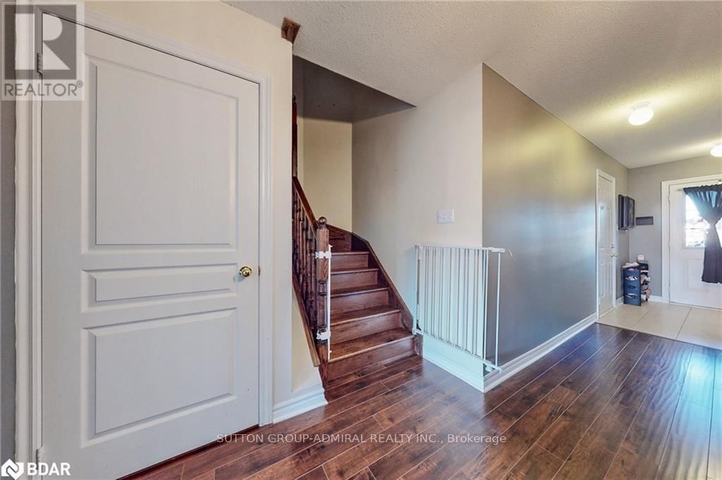 28 LANCASTER COURT Image 3