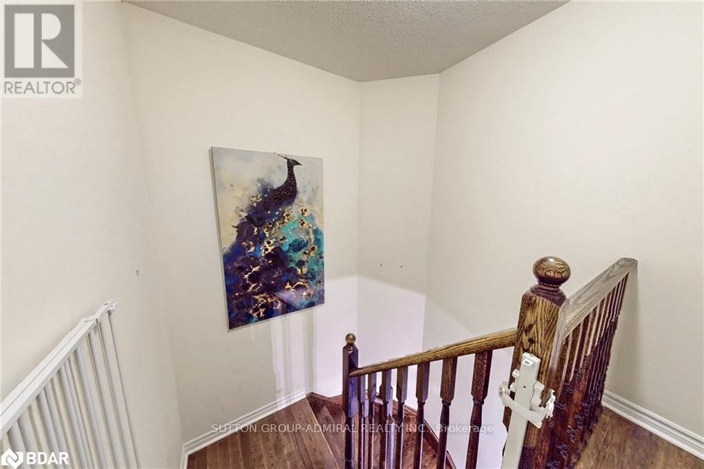 28 LANCASTER COURT Image 9
