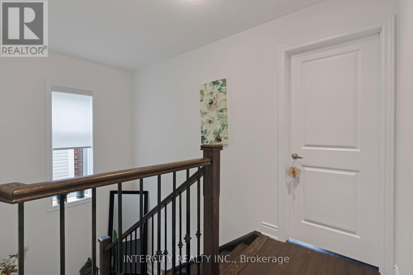 11 STATELY DRIVE Image 17