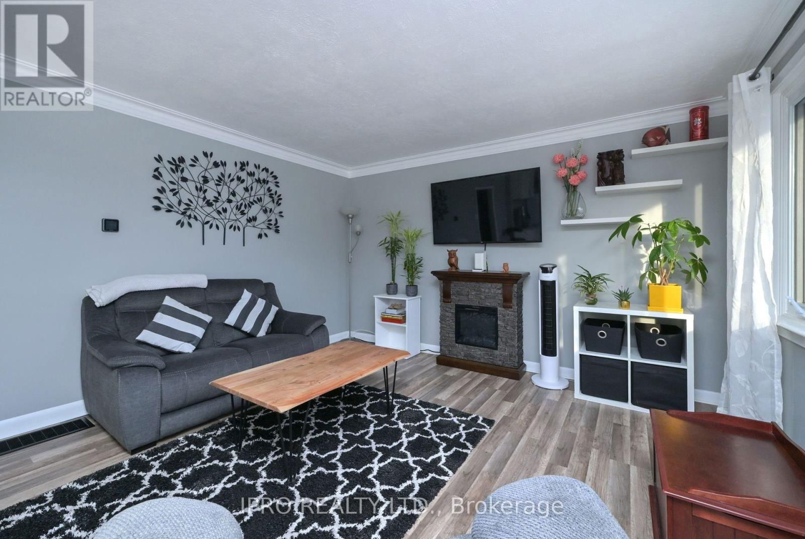 204 BROCK STREET Image 11