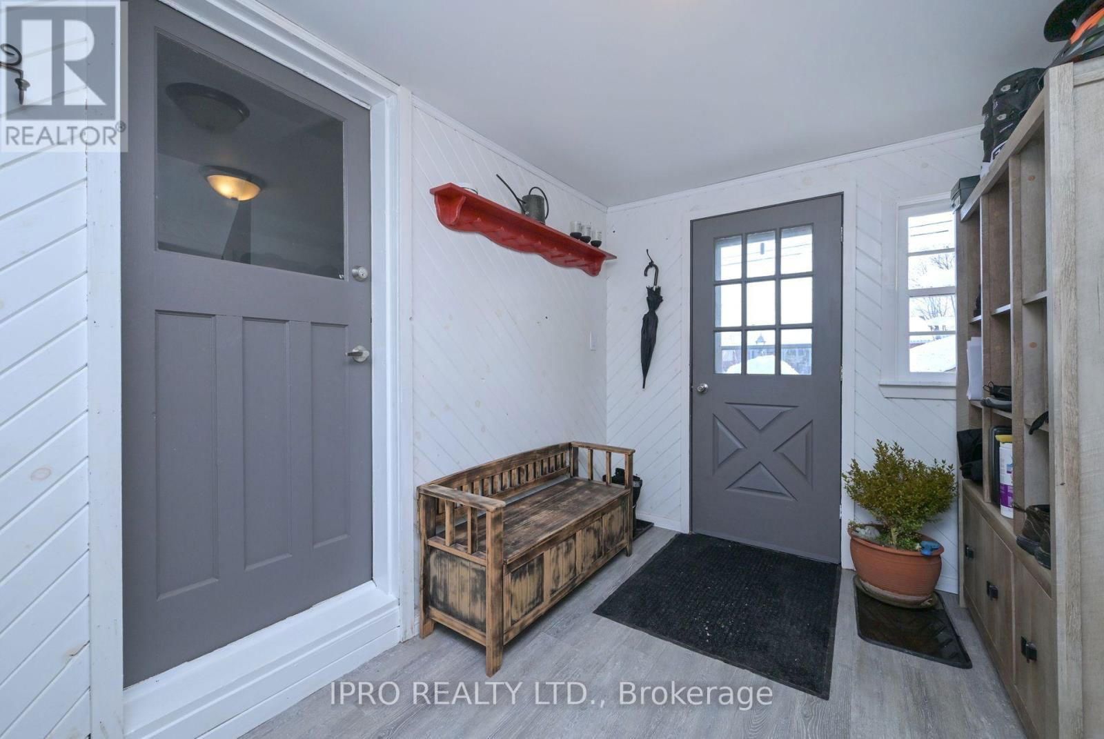 204 BROCK STREET Image 2