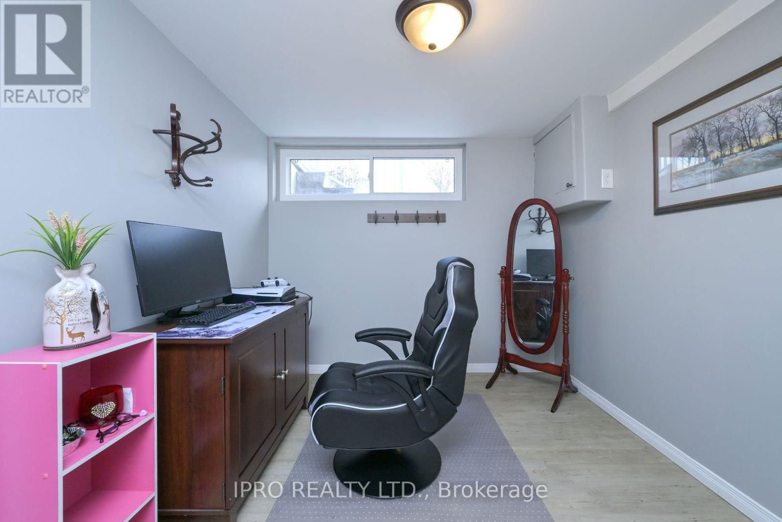 204 BROCK STREET Image 21