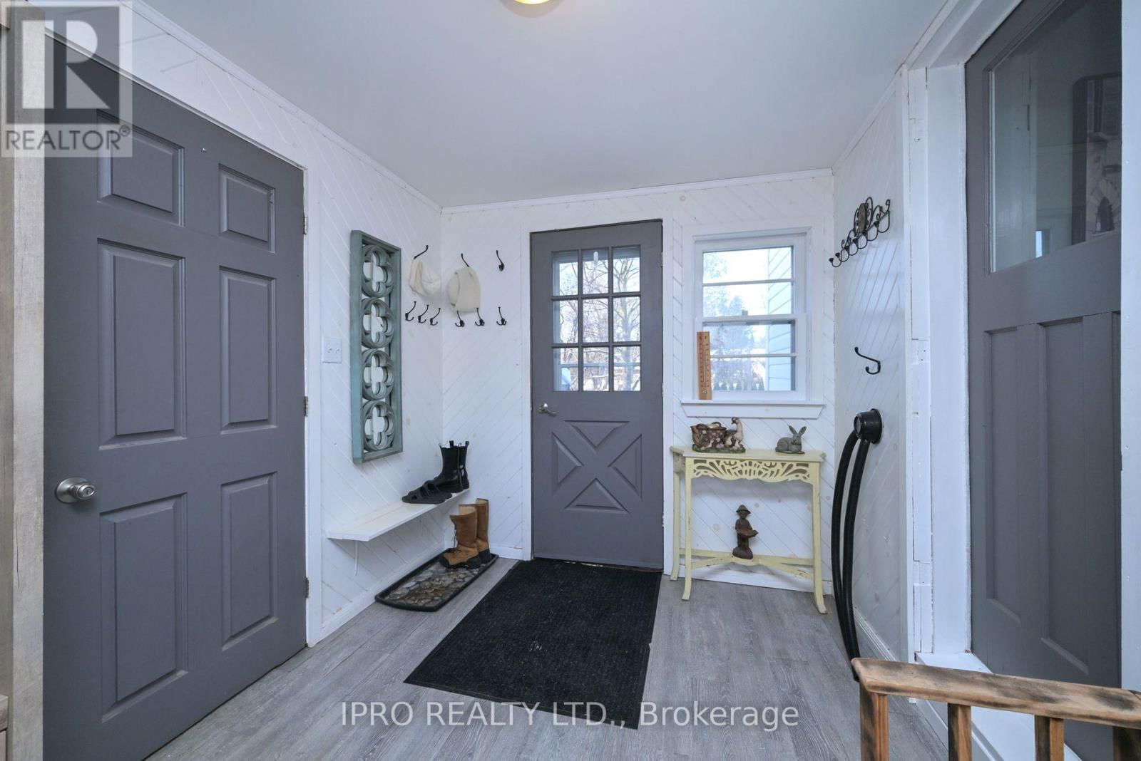 204 BROCK STREET Image 3