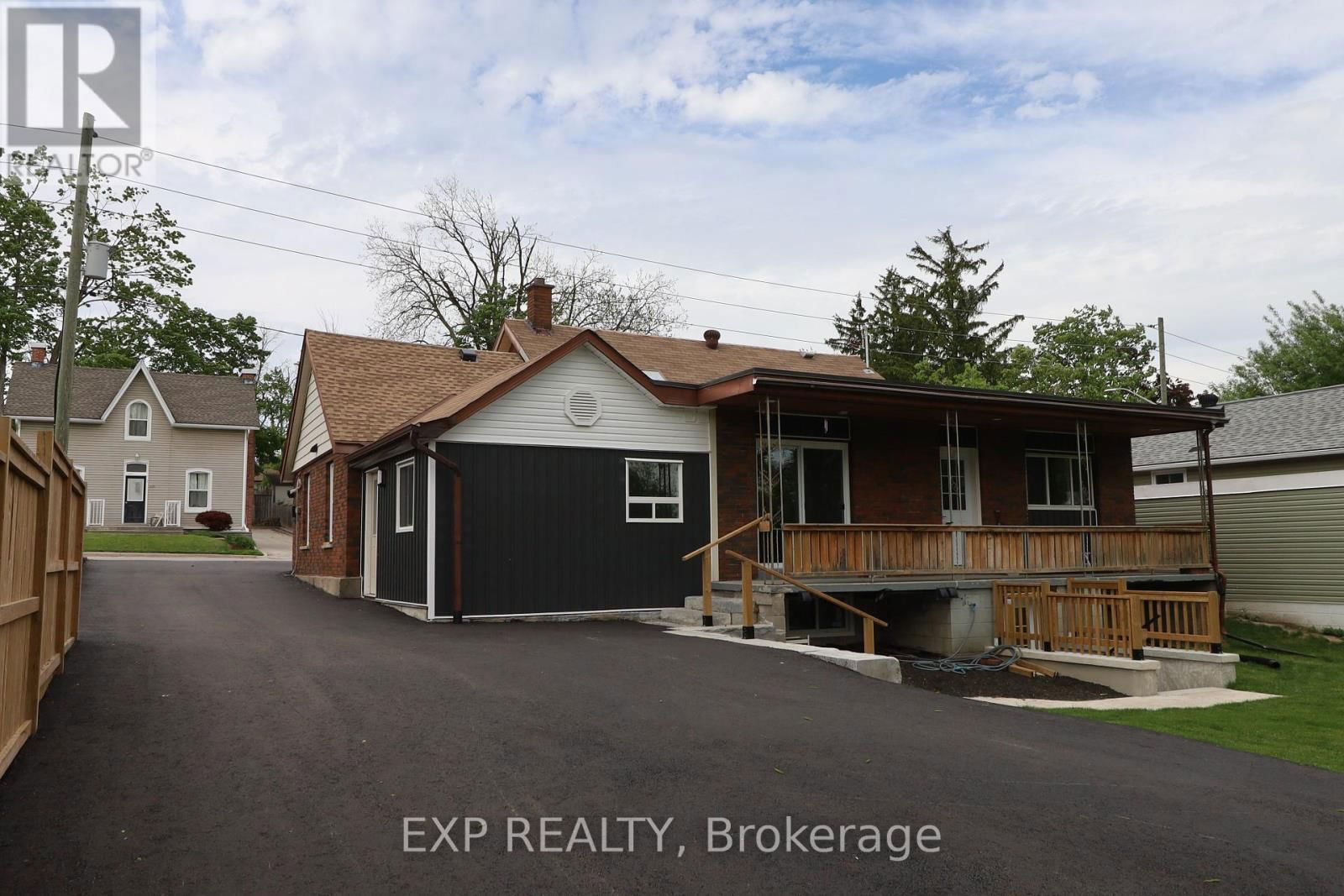 47 GROVE STREET EAST Image 18