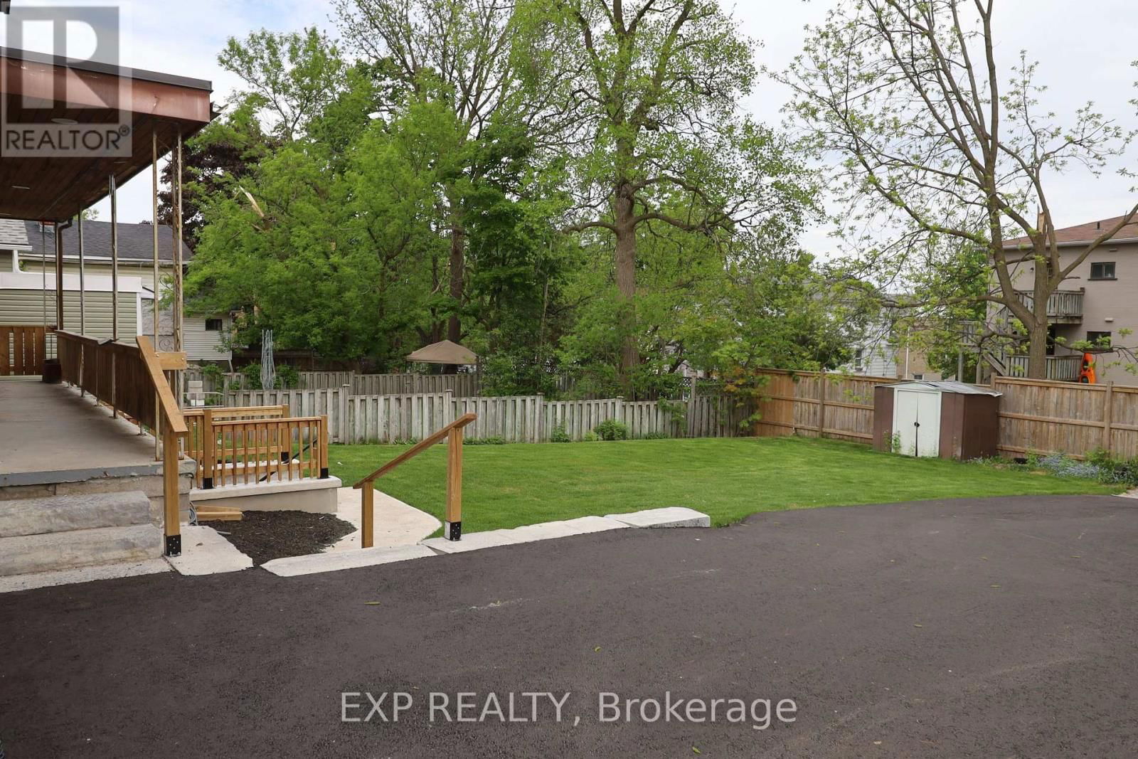 47 GROVE STREET EAST Image 21