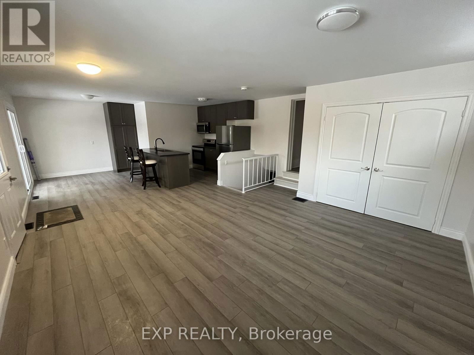 47 GROVE STREET EAST Image 3