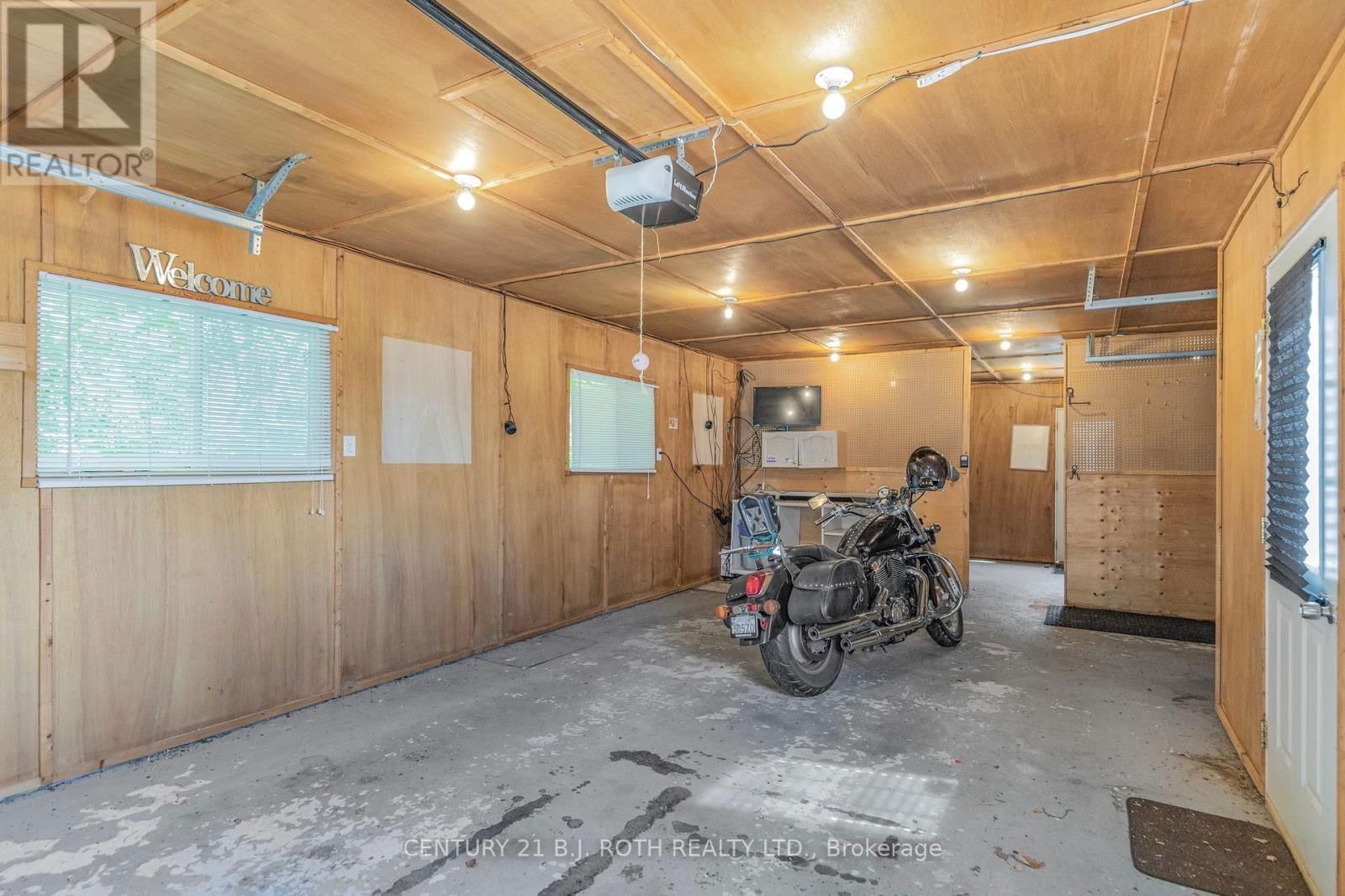 4201 HURONIA ROAD Image 39
