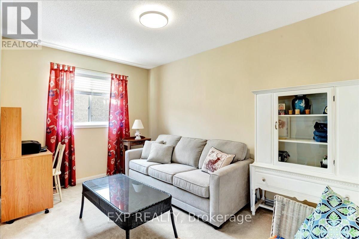 13 MASTERS LANE Image 16