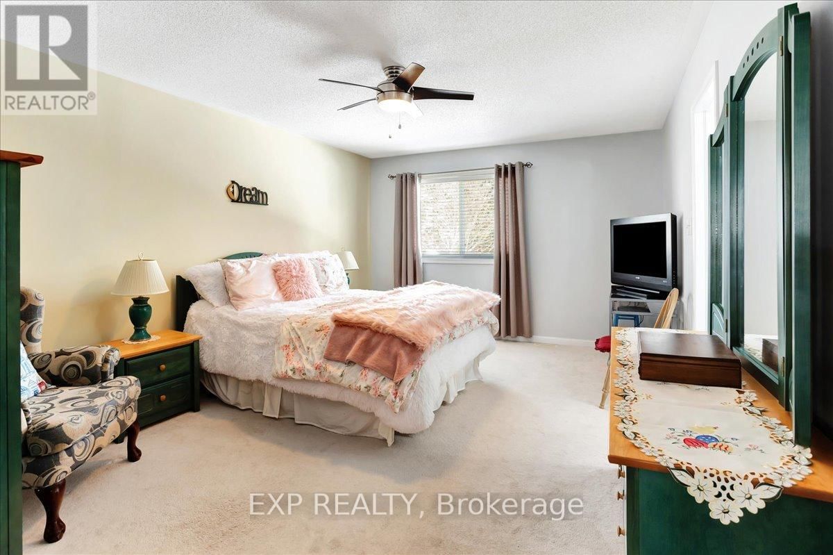 13 MASTERS LANE Image 17
