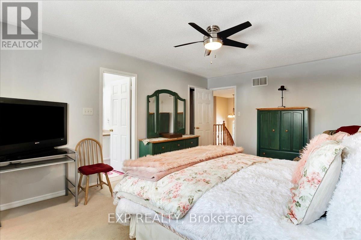 13 MASTERS LANE Image 18