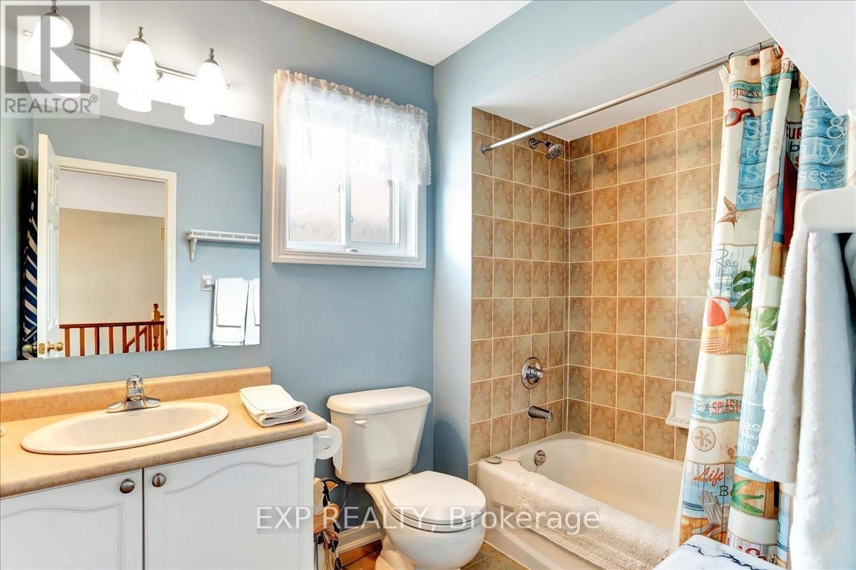 13 MASTERS LANE Image 25
