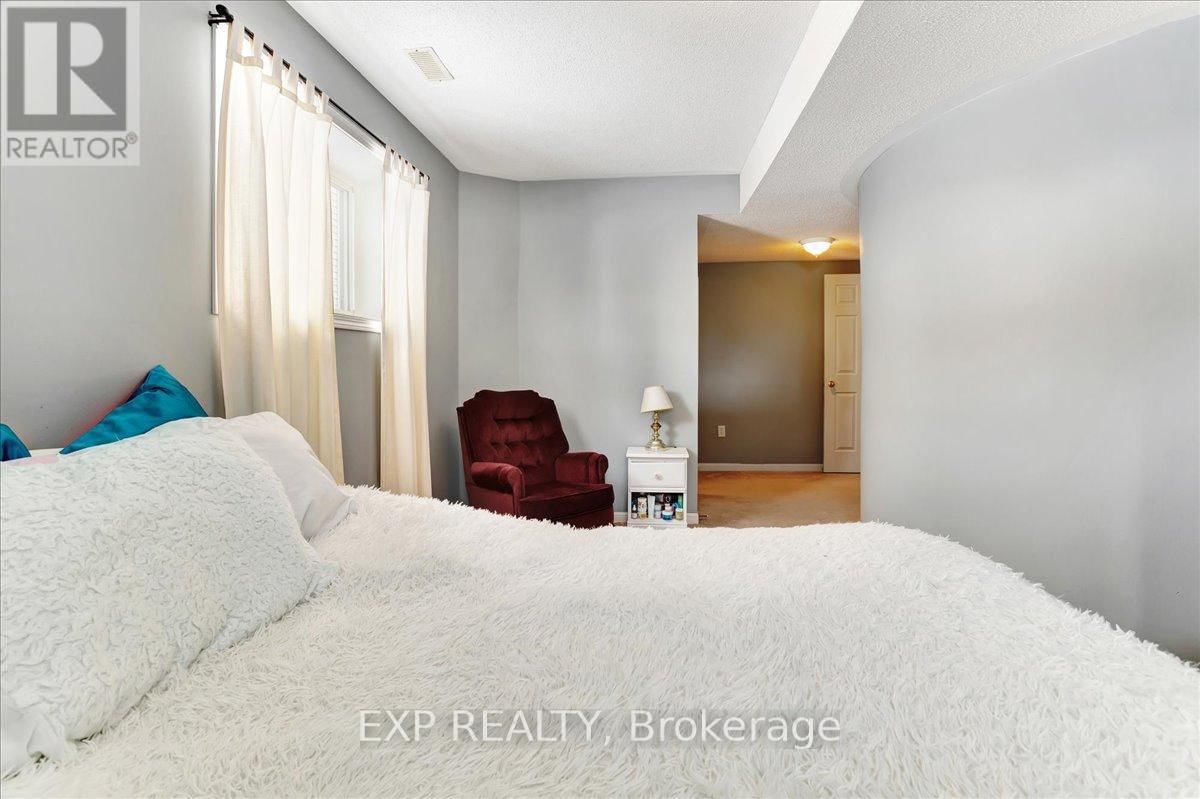 13 MASTERS LANE Image 35