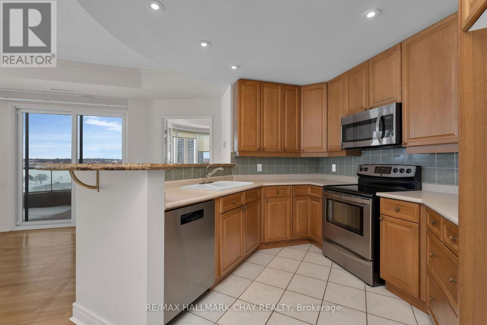 811 - 2 TORONTO STREET Image 15
