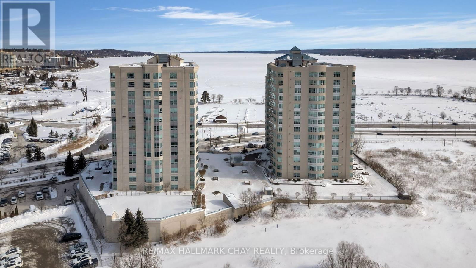 811 - 2 TORONTO STREET Image 30