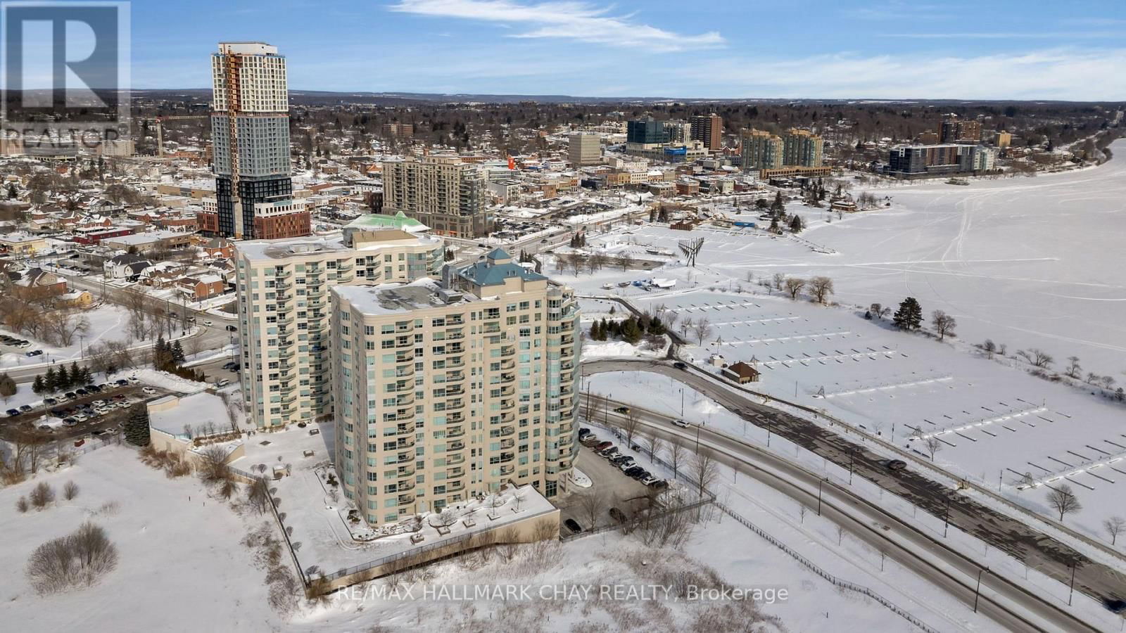 811 - 2 TORONTO STREET Image 32