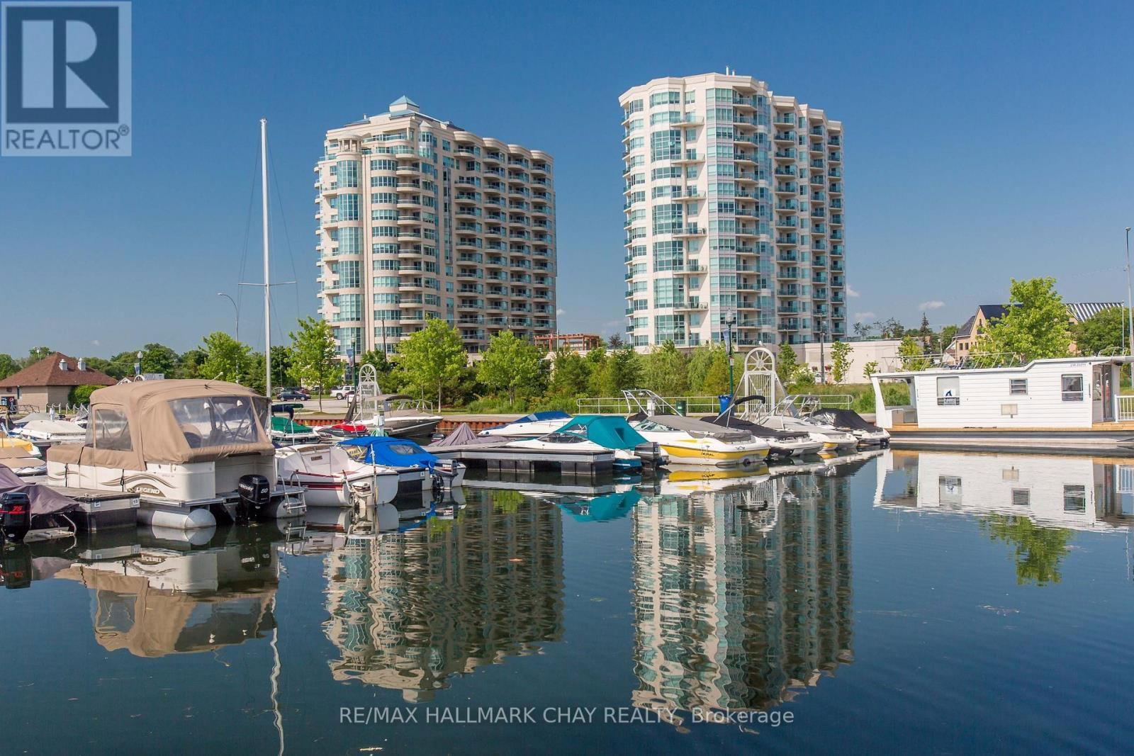 811 - 2 TORONTO STREET Image 6
