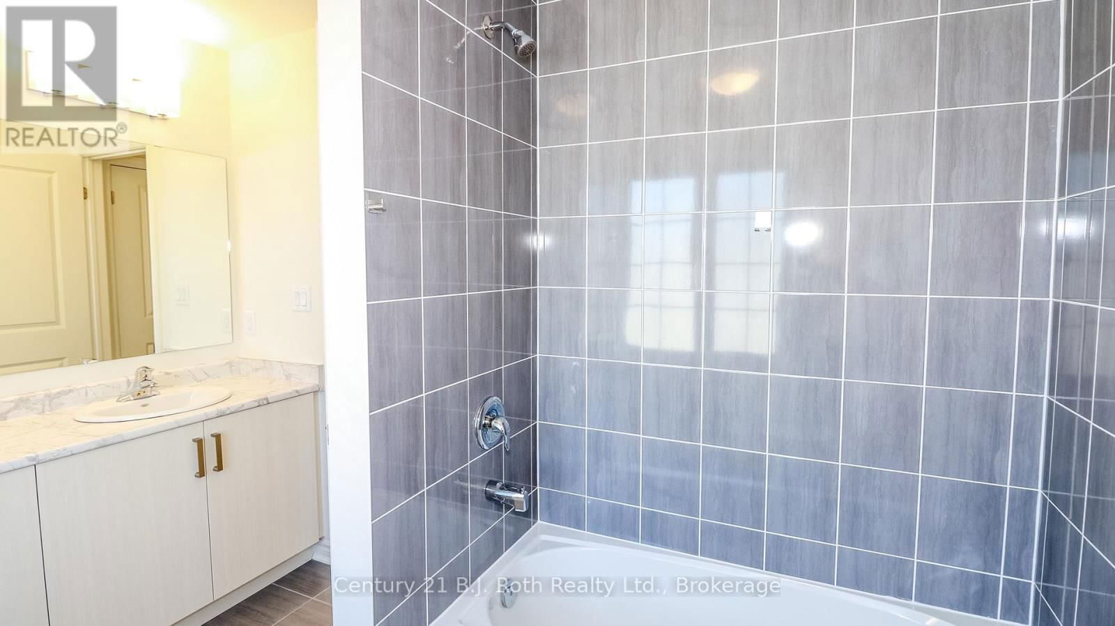 243 MCKENZIE DRIVE Image 17