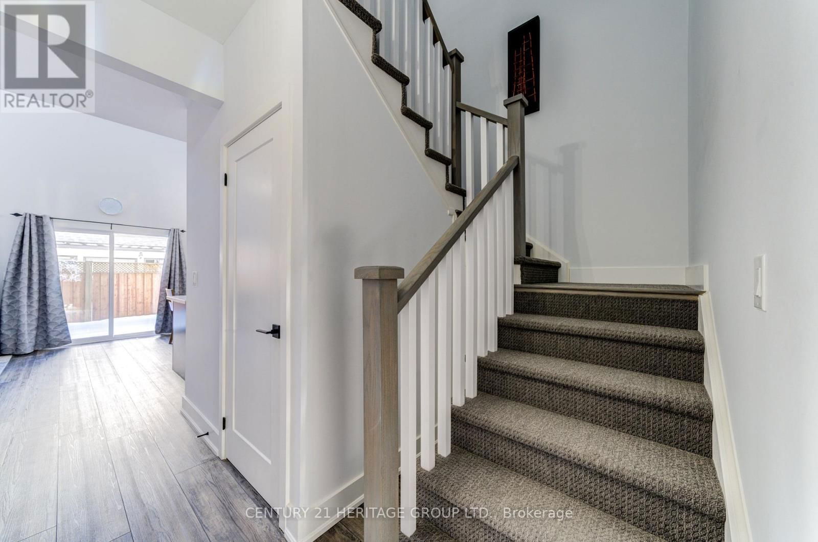 44 RUBY CRESCENT Image 15