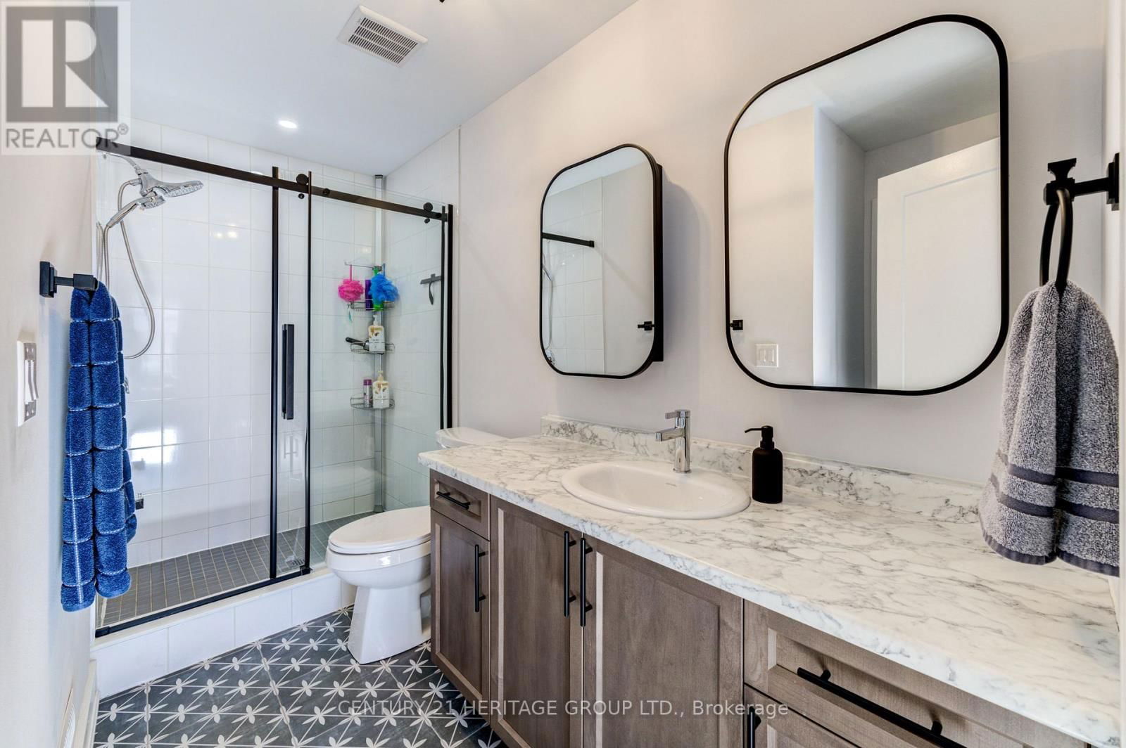 44 RUBY CRESCENT Image 18