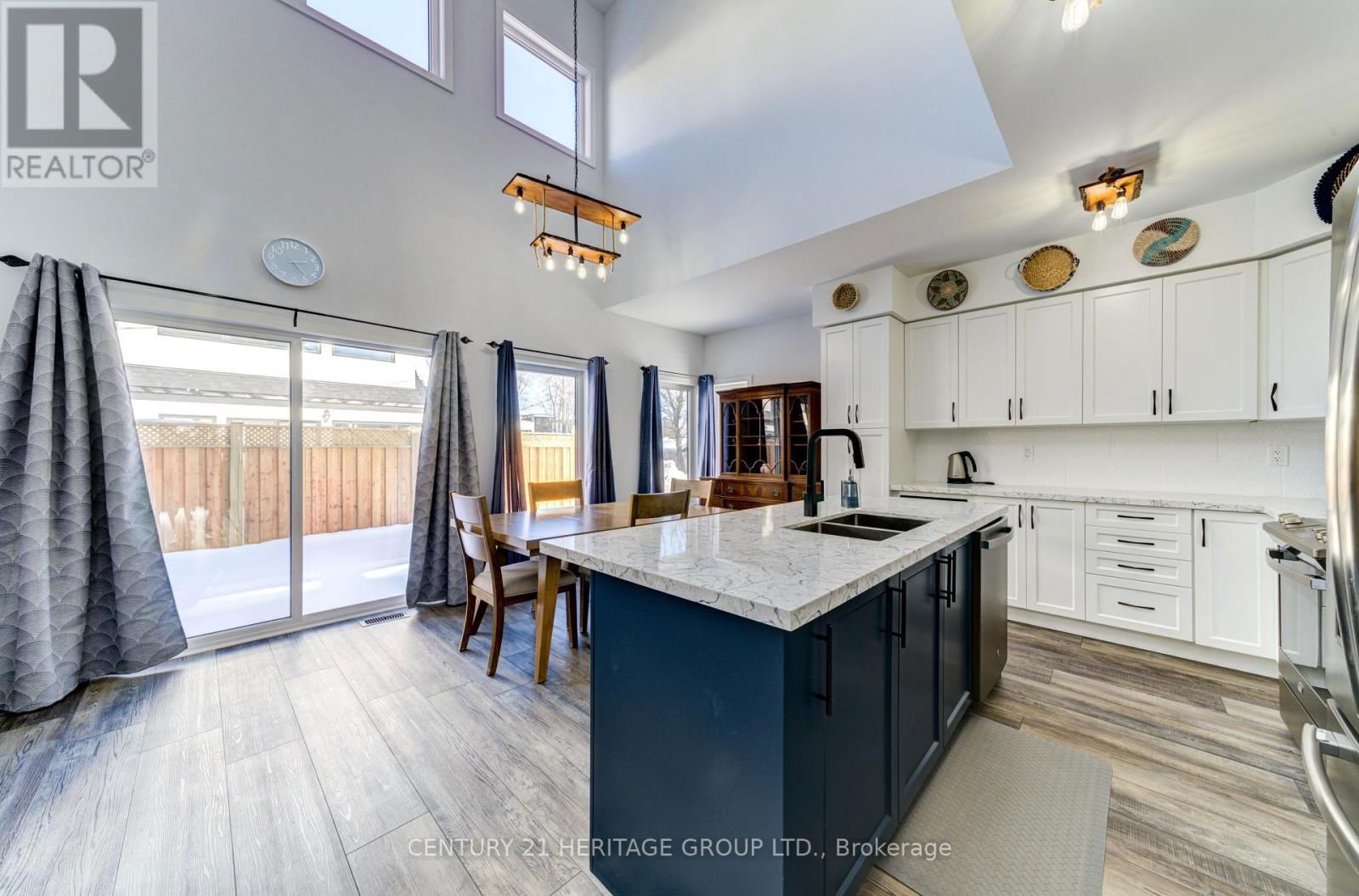 44 RUBY CRESCENT Image 3