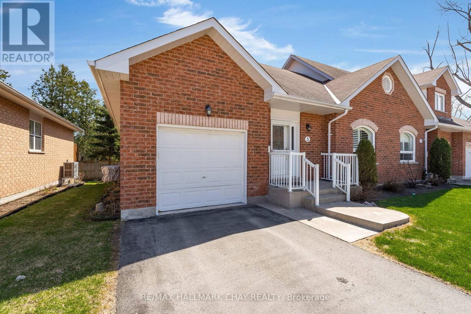5 - 318 LITTLE AVENUE Image 1