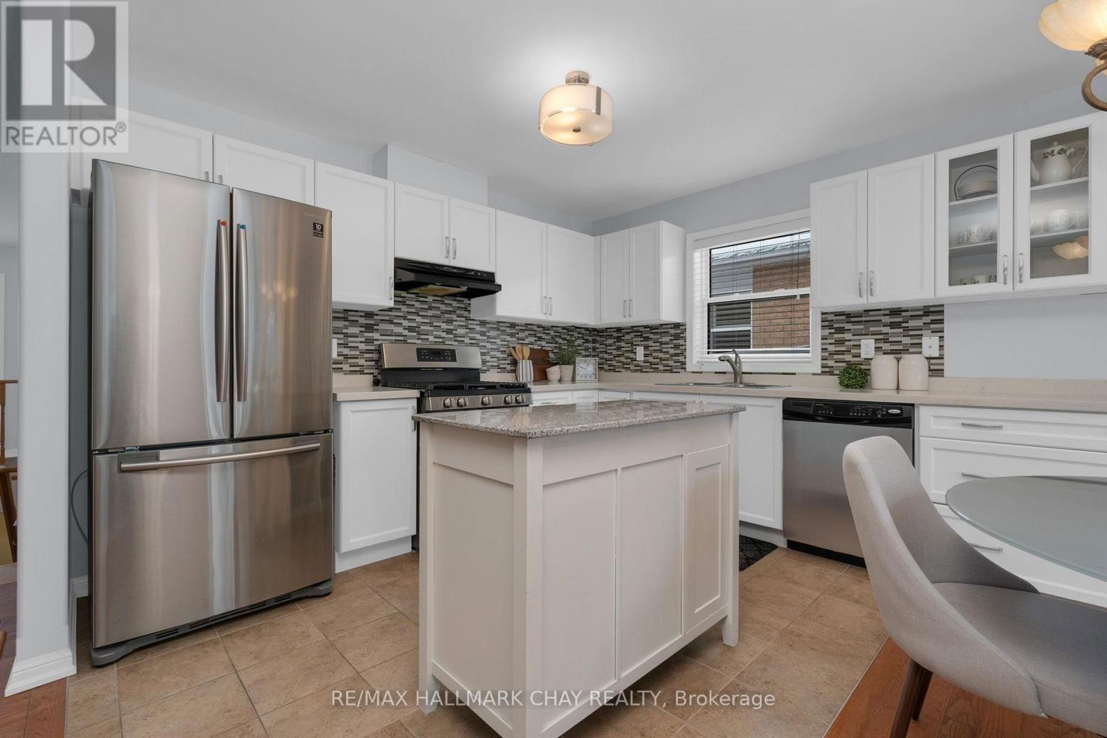 5 - 318 LITTLE AVENUE Image 10