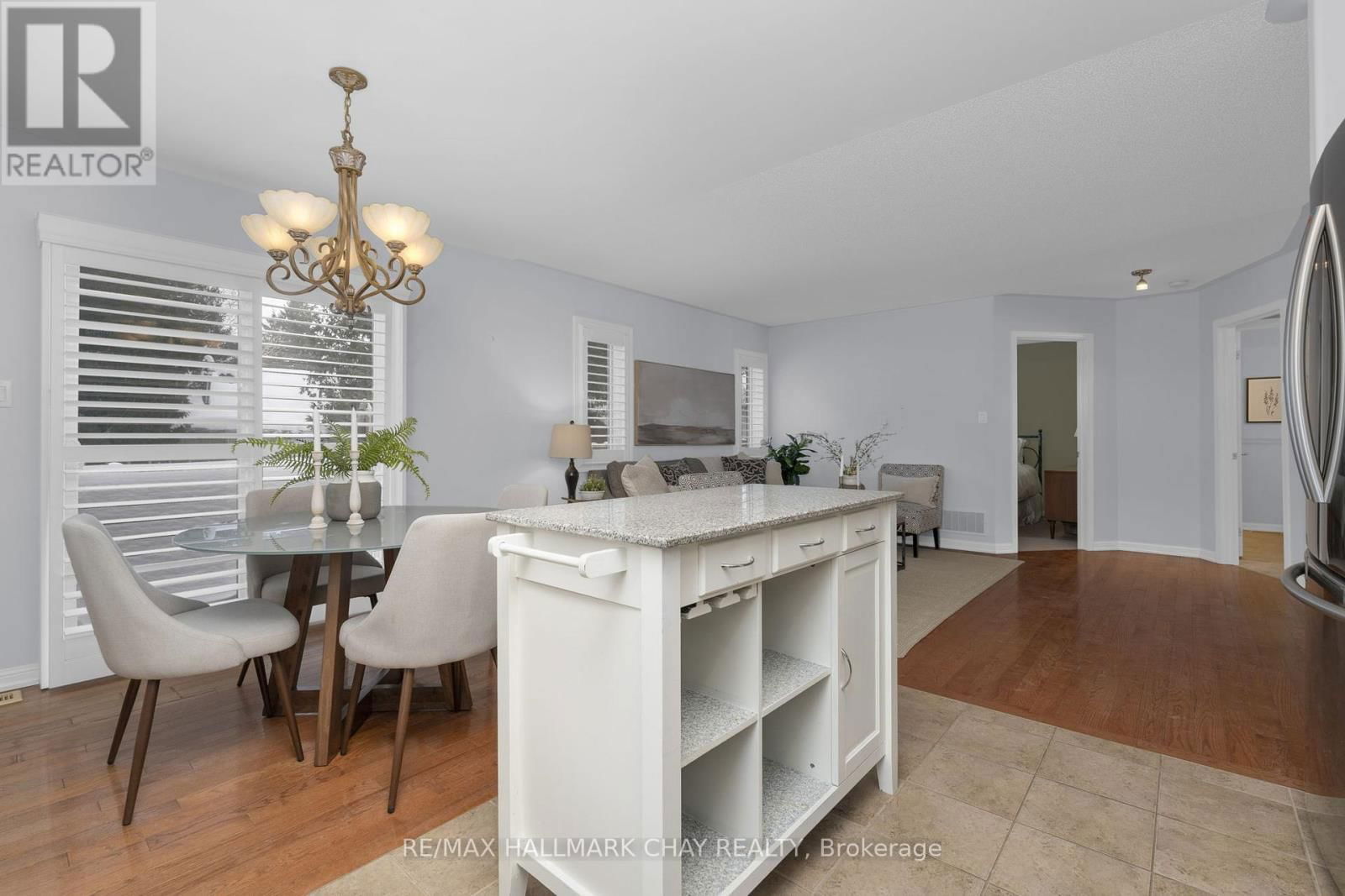 5 - 318 LITTLE AVENUE Image 13