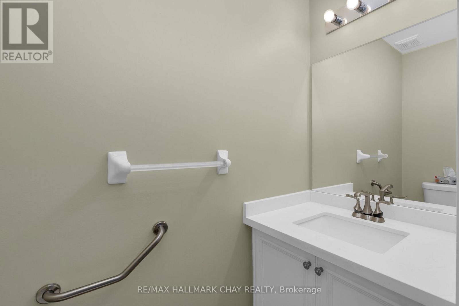 5 - 318 LITTLE AVENUE Image 19