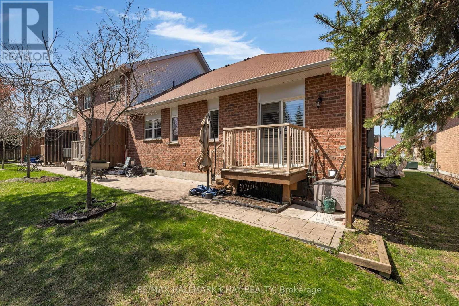 5 - 318 LITTLE AVENUE Image 2