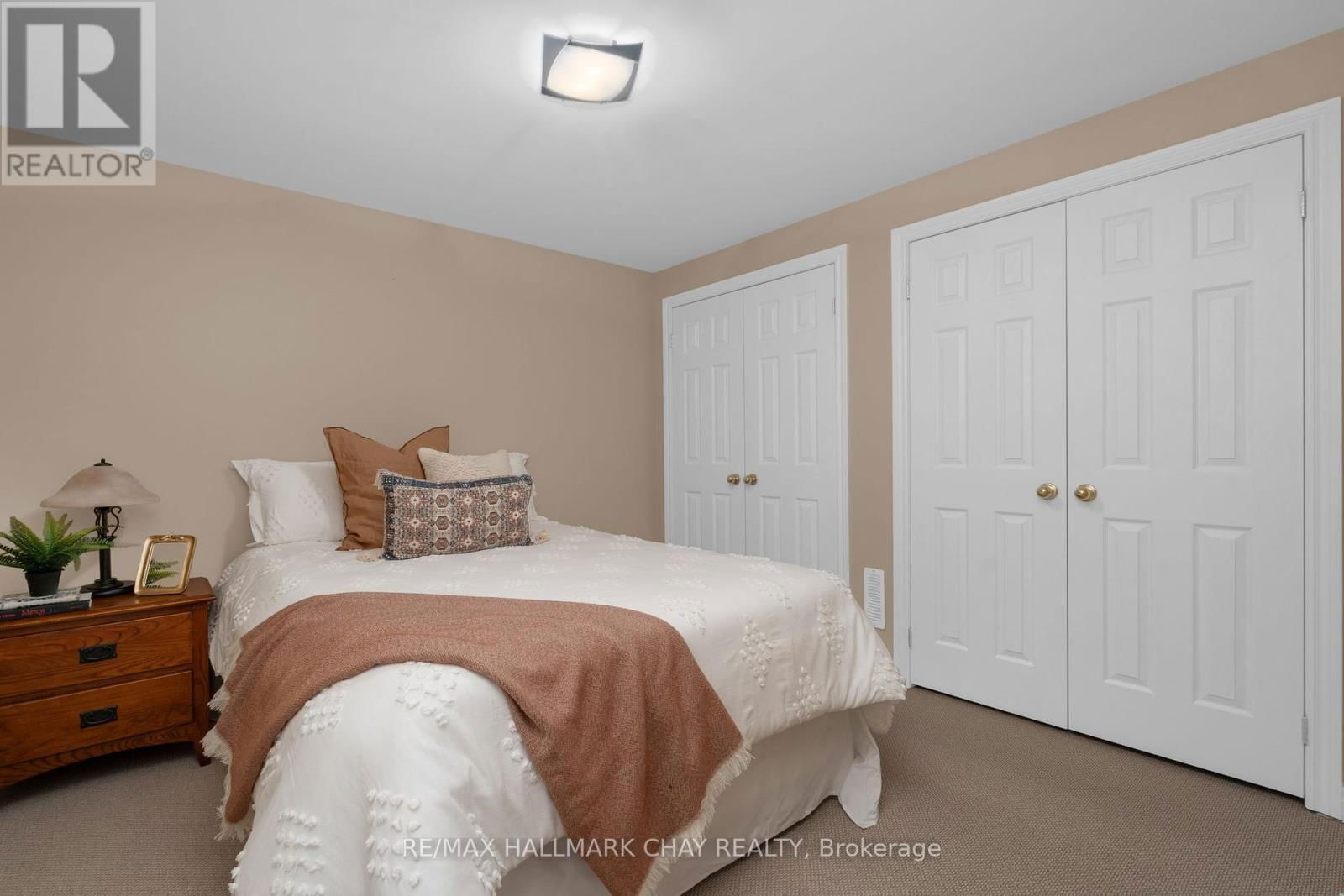 5 - 318 LITTLE AVENUE Image 25