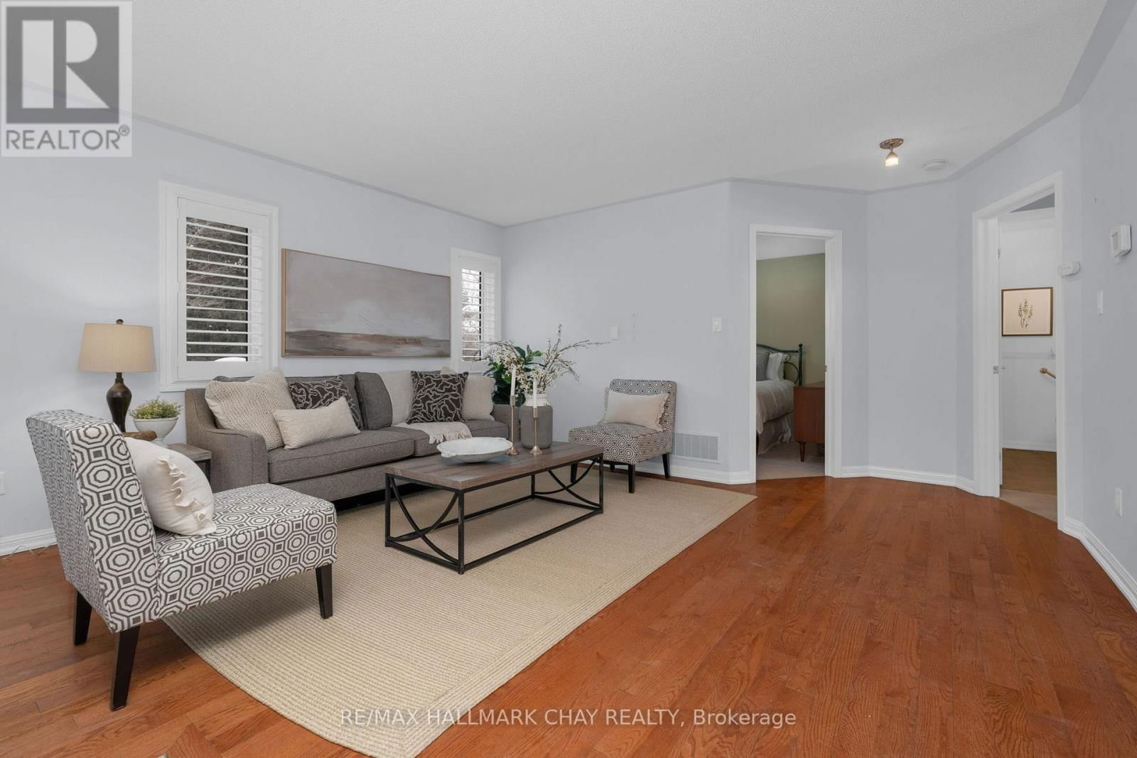 5 - 318 LITTLE AVENUE Image 8