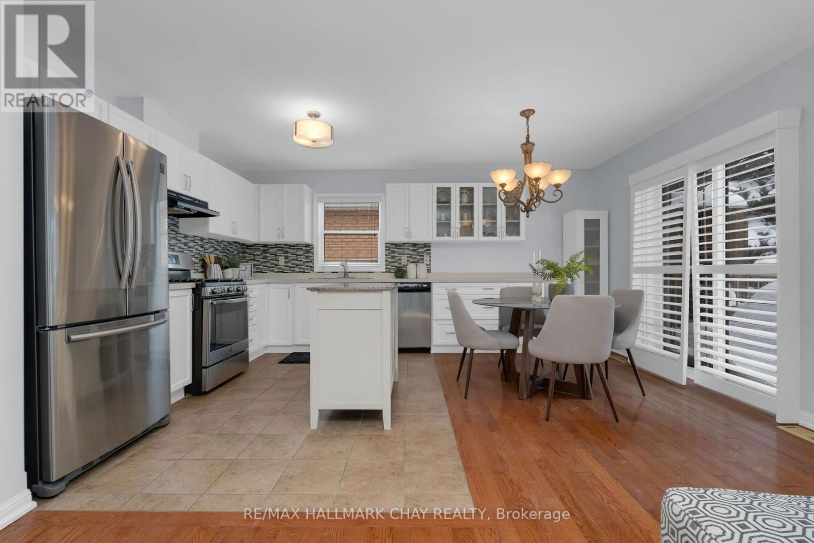 5 - 318 LITTLE AVENUE Image 9