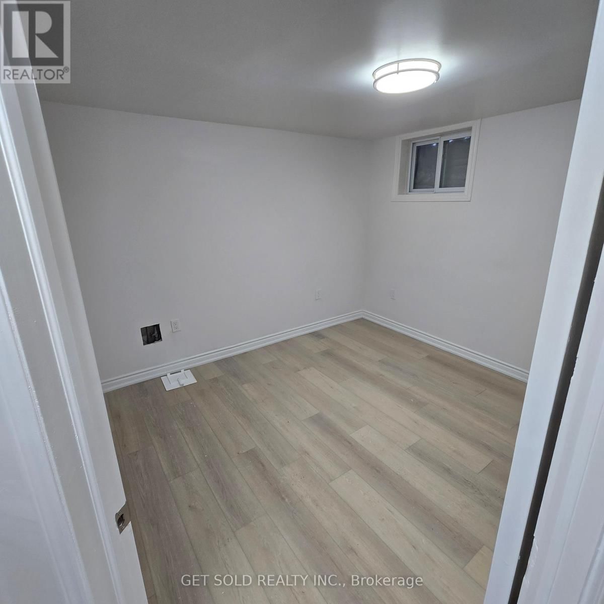 319 OXFORD STREET Image 16