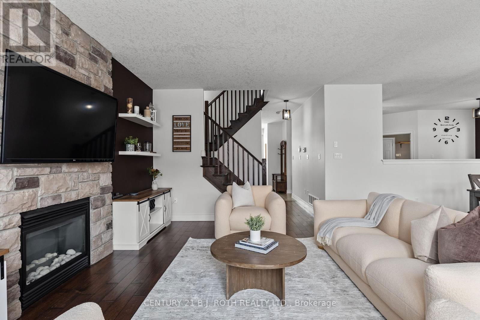 9 KIERLAND ROAD Image 14