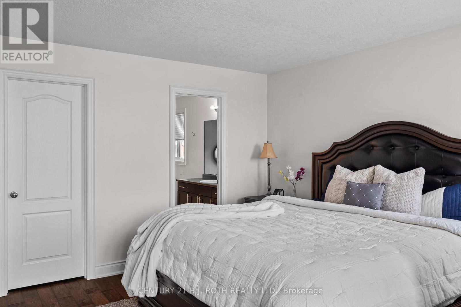 9 KIERLAND ROAD Image 18