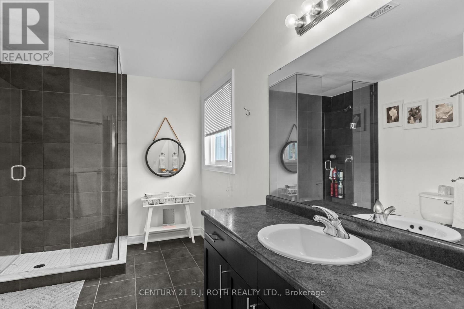9 KIERLAND ROAD Image 19