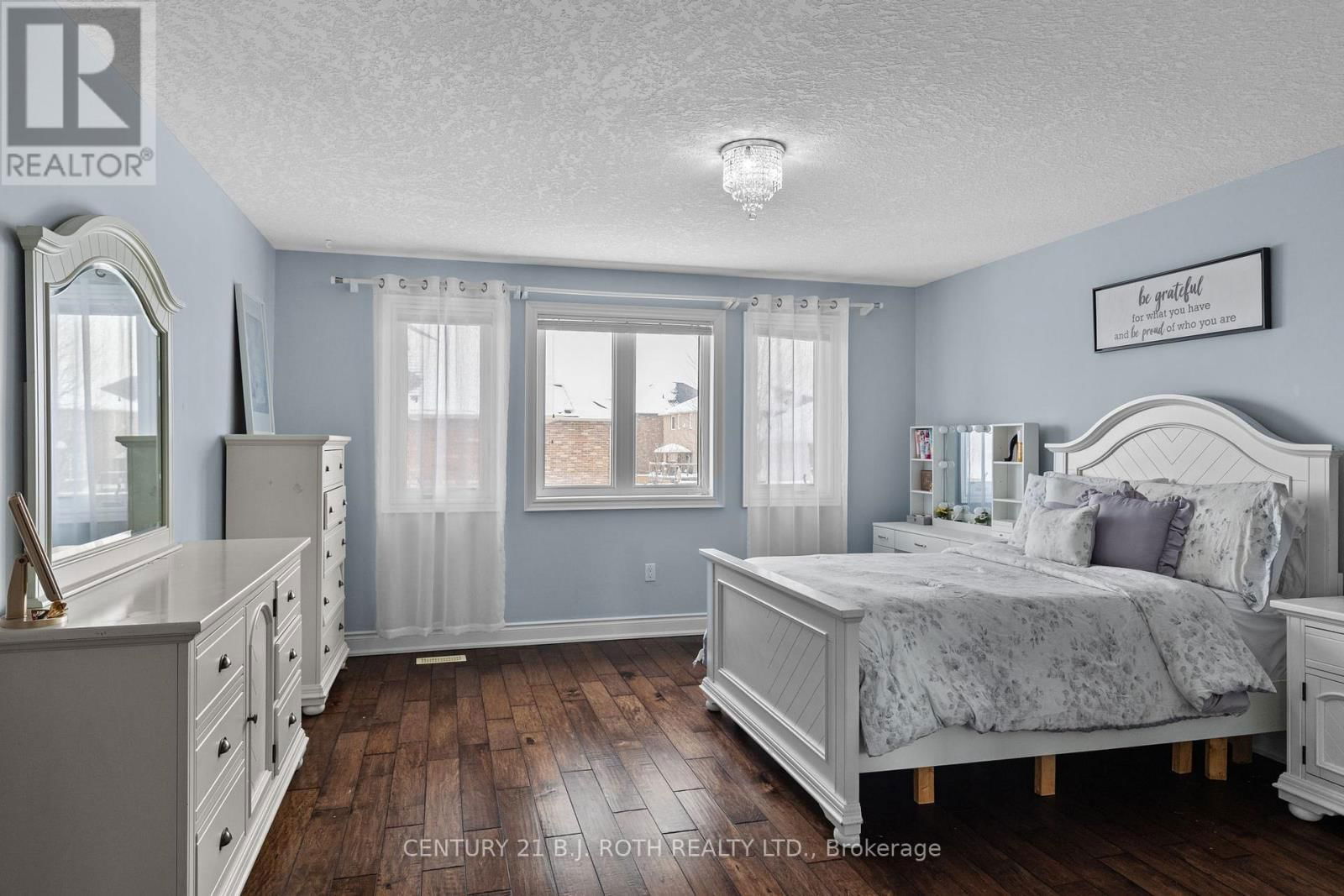 9 KIERLAND ROAD Image 20