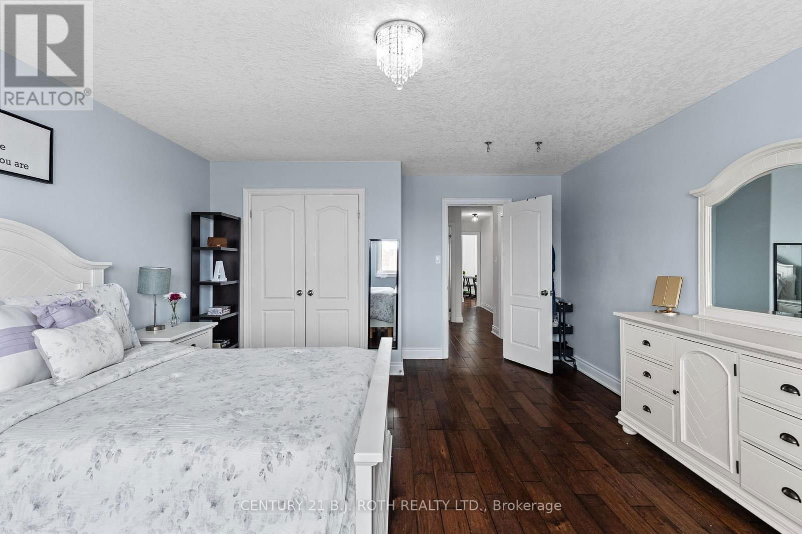 9 KIERLAND ROAD Image 21