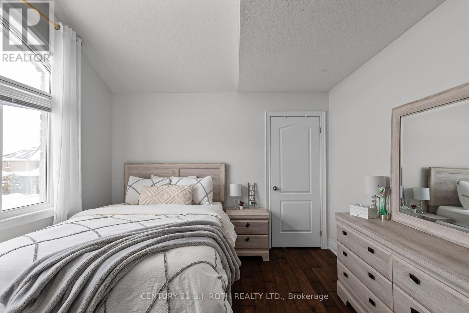 9 KIERLAND ROAD Image 23