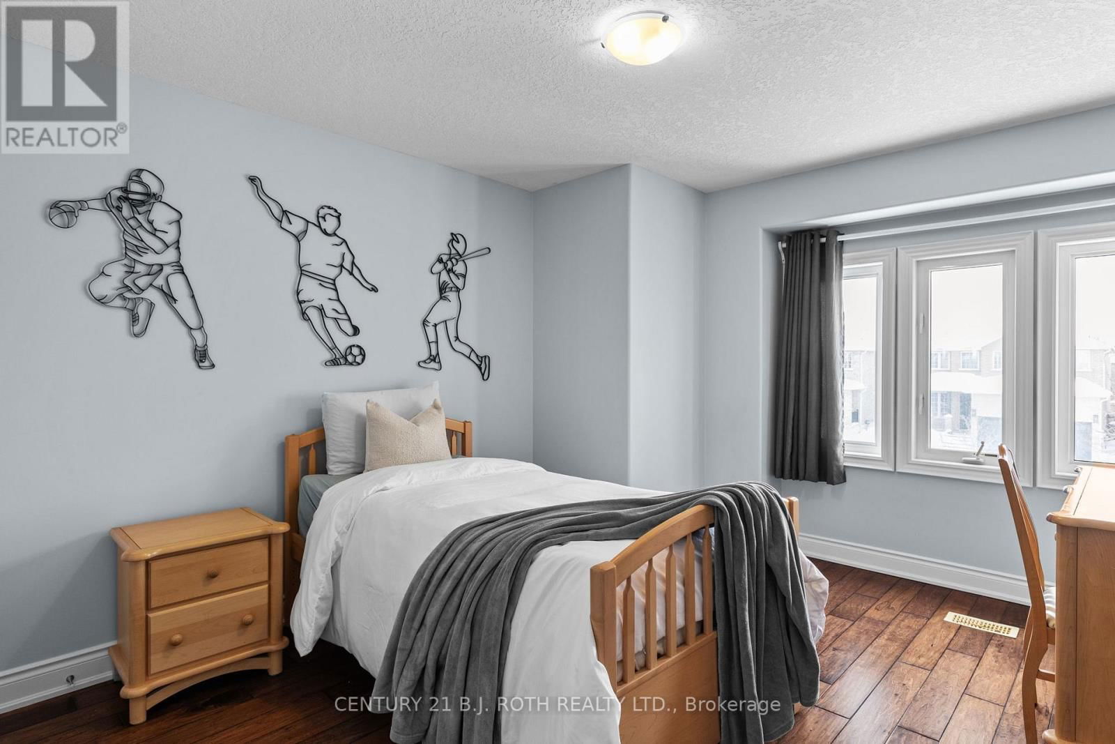 9 KIERLAND ROAD Image 24